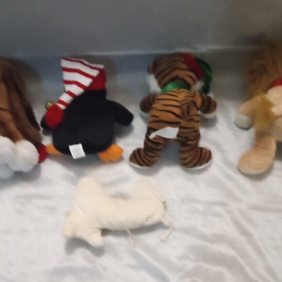 Plushes various stuff animals Christmas in July event decorative kidcore - Picture 5 of 5